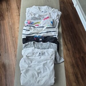 💙9 Pcs Bundle Various Ladies T Shirts!